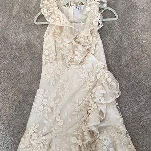 white v neck lace dress